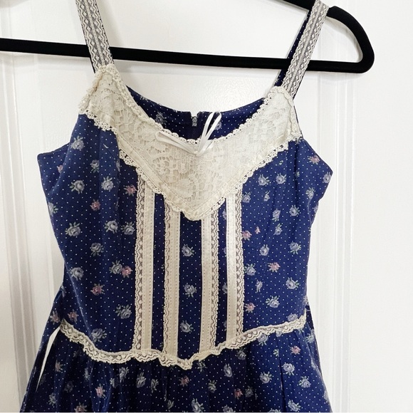 Vintage 70s Gunne Sax Dress Navy Blue dusty floral lace  Size 3 0, 00 cotton - Picture 3 of 10